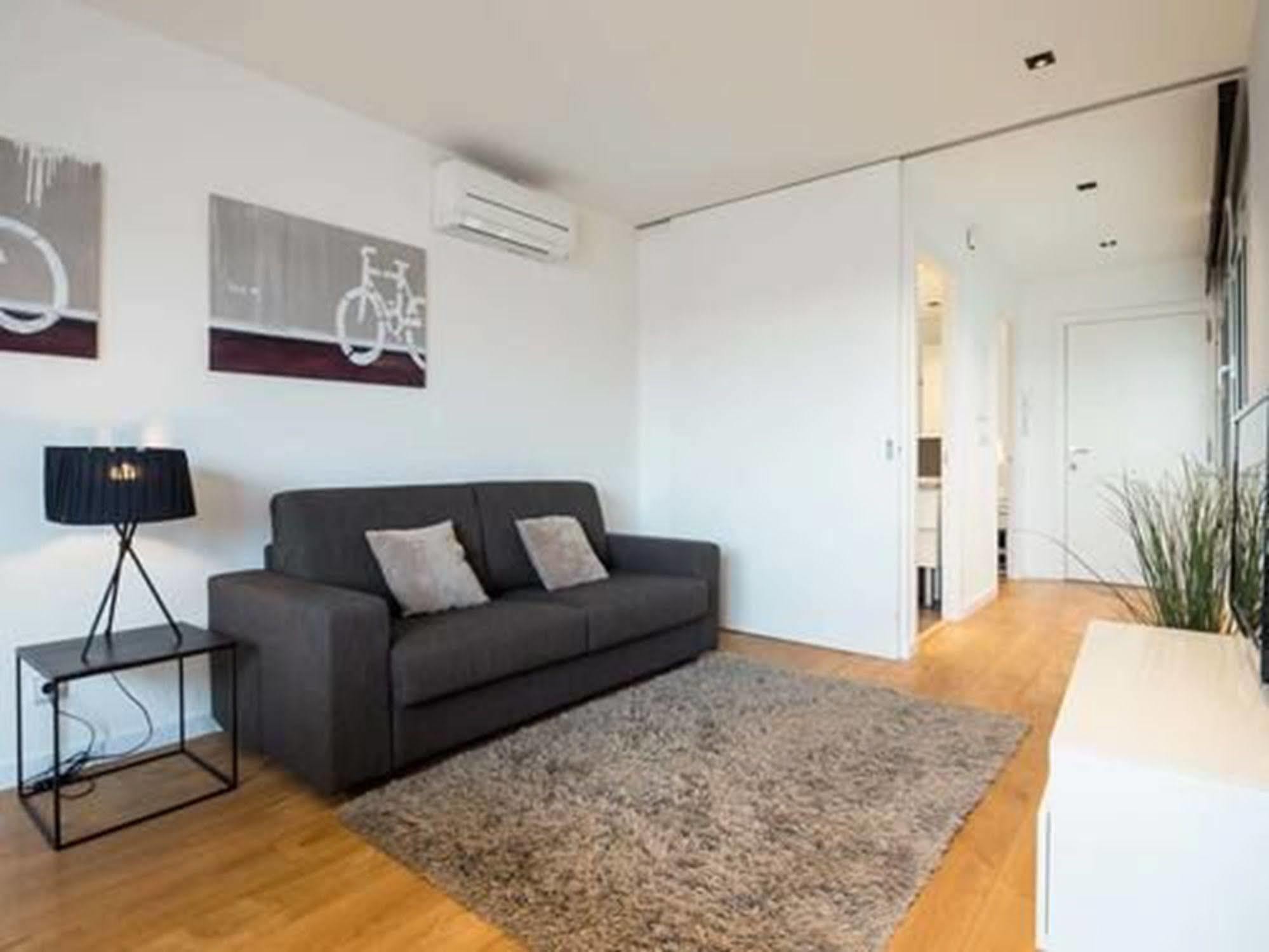 Rent Top Apartments near Plaza de Cataluña Barcelona Exterior foto