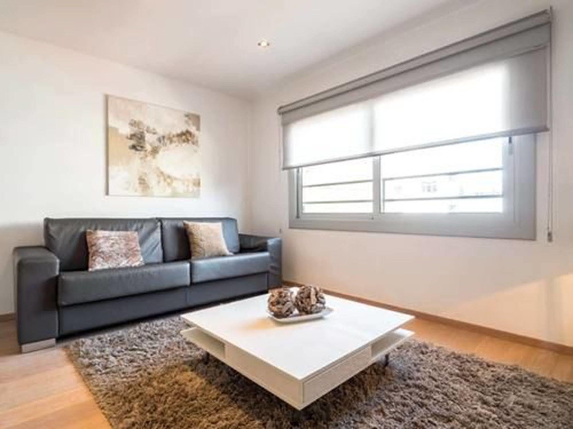 Rent Top Apartments near Plaza de Cataluña Barcelona Exterior foto