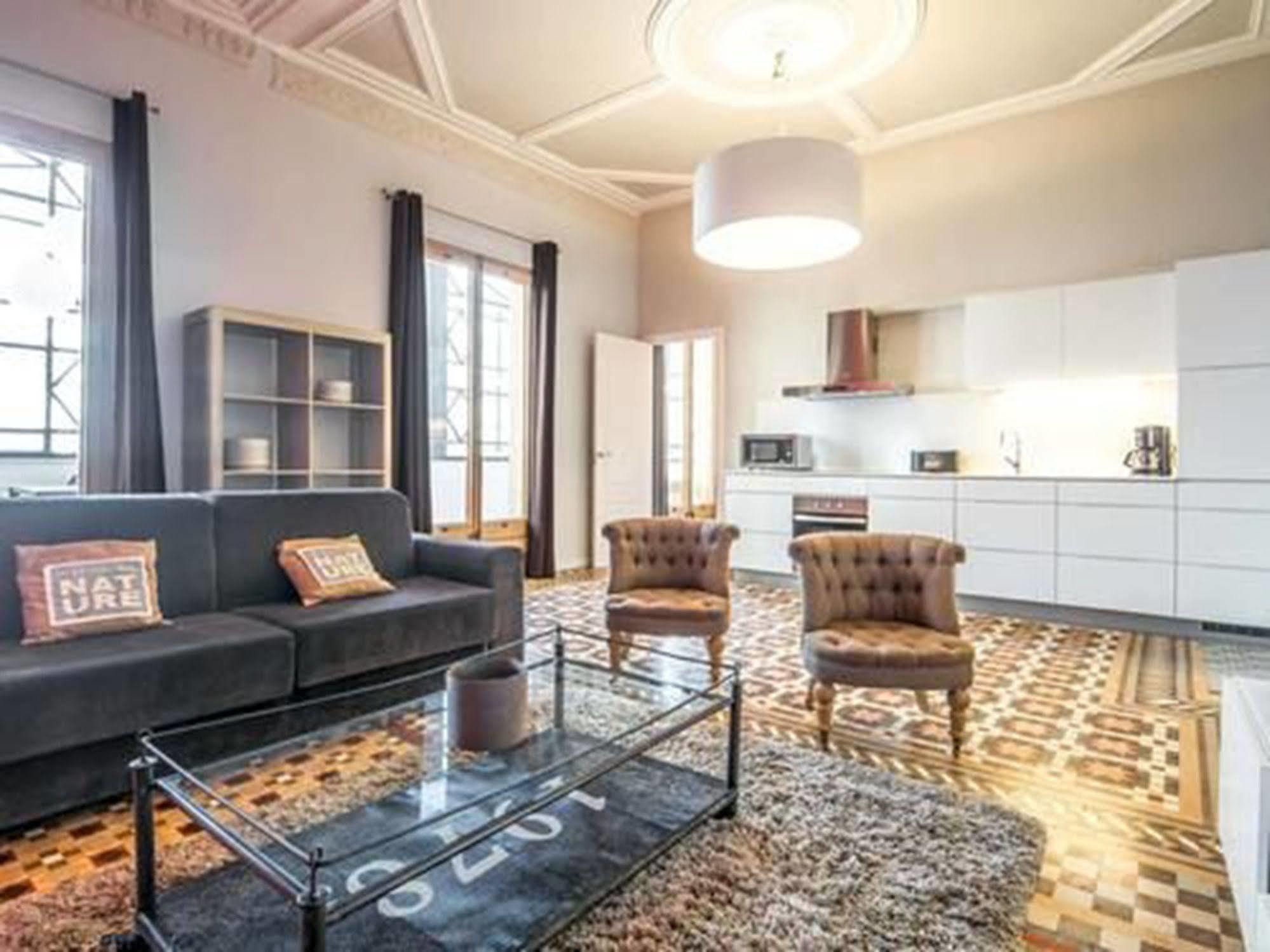 Rent Top Apartments near Plaza de Cataluña Barcelona Exterior foto