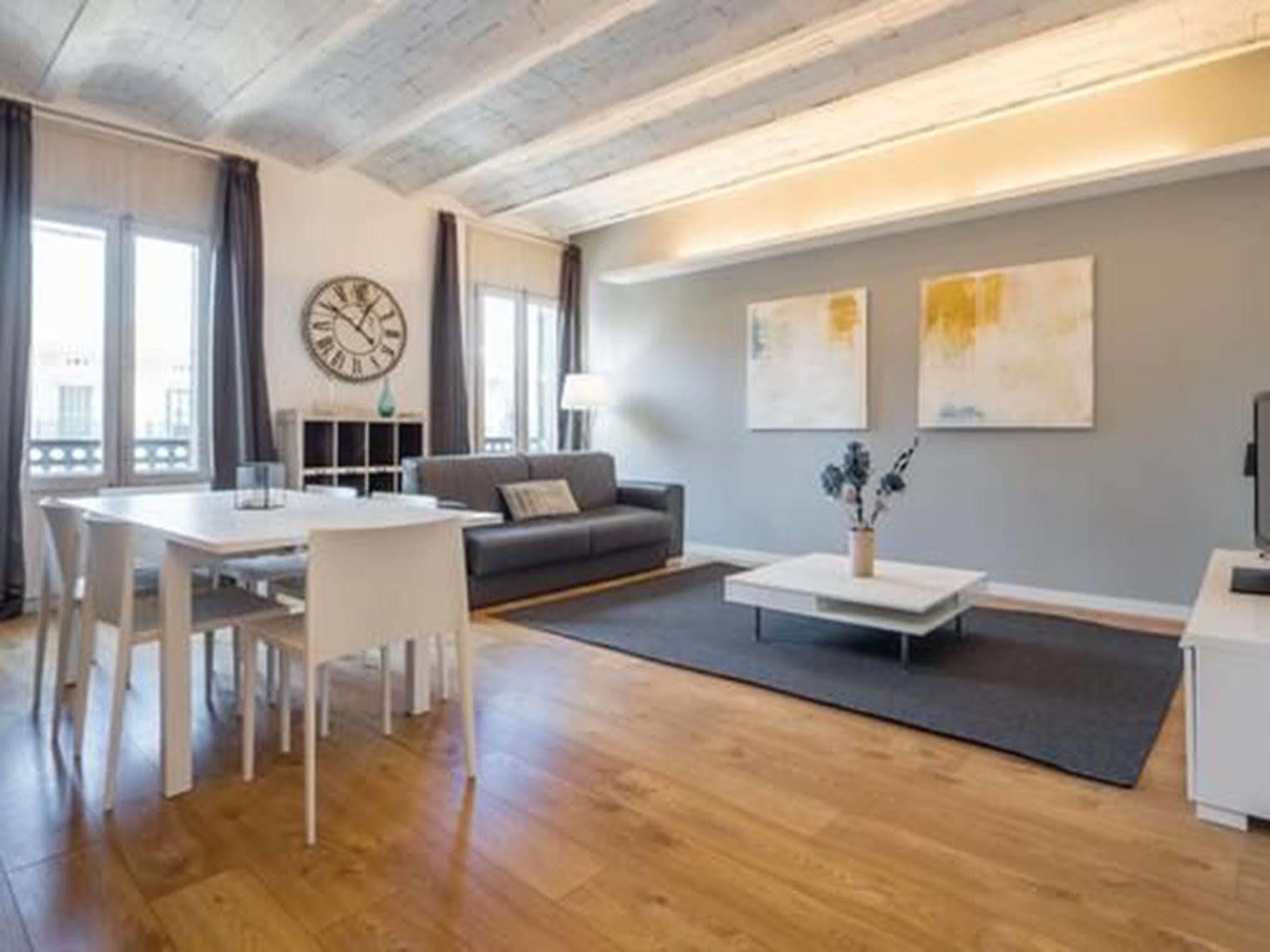 Rent Top Apartments near Plaza de Cataluña Barcelona Exterior foto