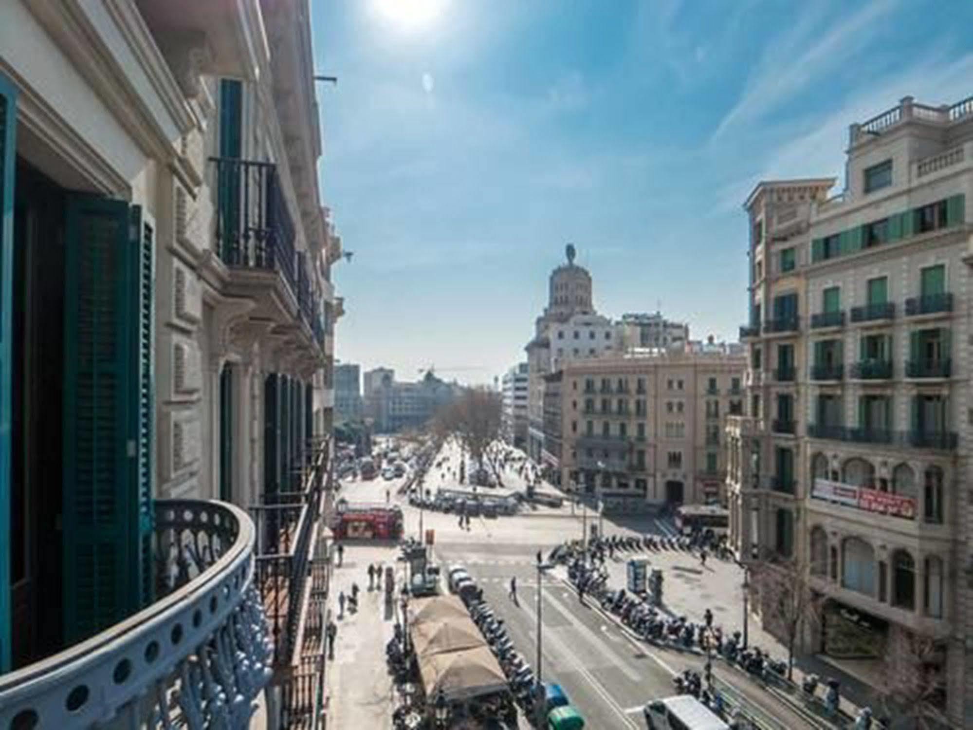Rent Top Apartments near Plaza de Cataluña Barcelona Exterior foto